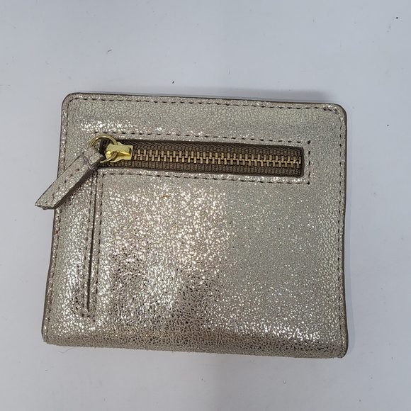Fossil Metallic Gold Bi Fold Leather Wallet - Picture 2 of 7